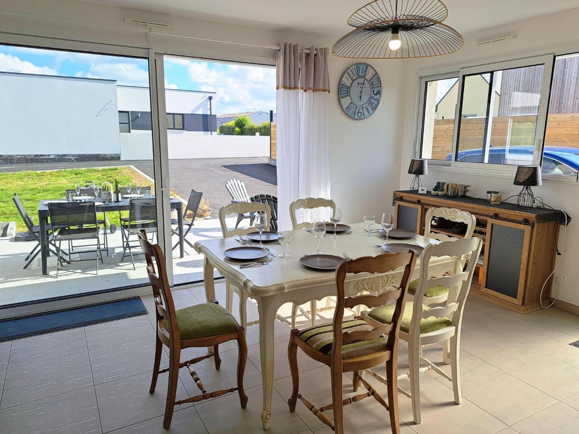 Single Storey Holiday Home In Cléder Esterno foto